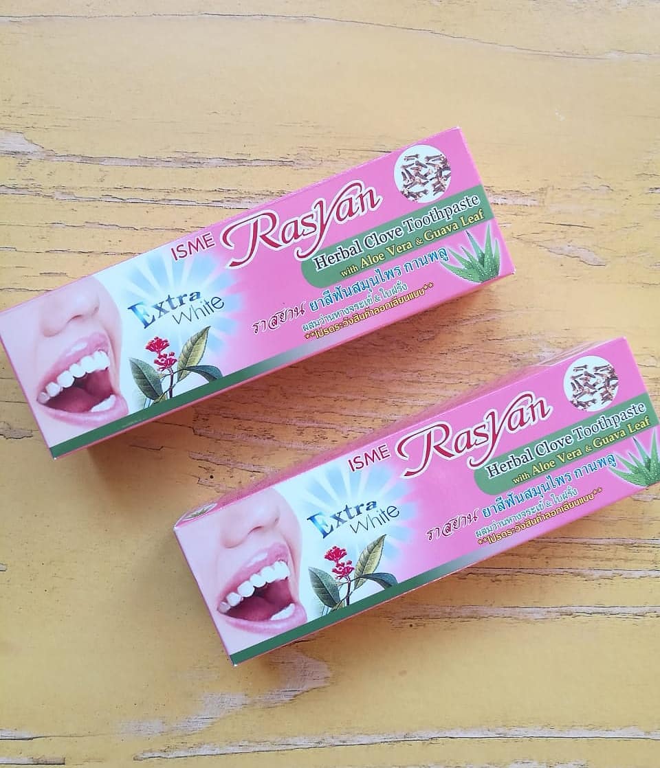Натуральная экстра отбеливающая Тайская зубная паста Расьян Гвоздика, Алоэ и Гуава Isme Rasyan Extra White Herbal Clove Toothpaste купить в Москве и Московской области.