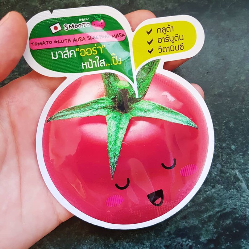 Натуральная Томатная ночная несмываемая восстанавливающая маска для лица из Тайланда Smooto Tomato Gluta A-ha sleeping mask купить в Москве и Московской области.