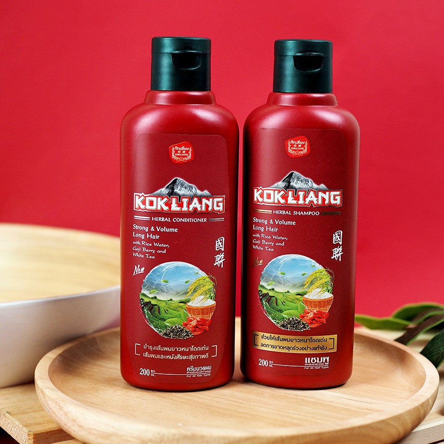Натуральный кондиционер для укрепления и роста волос из Тайланда с ягодами годжи Kokliang Herbal Conditioner Strong & Volume Long Hair купить в Москве и Московской области.