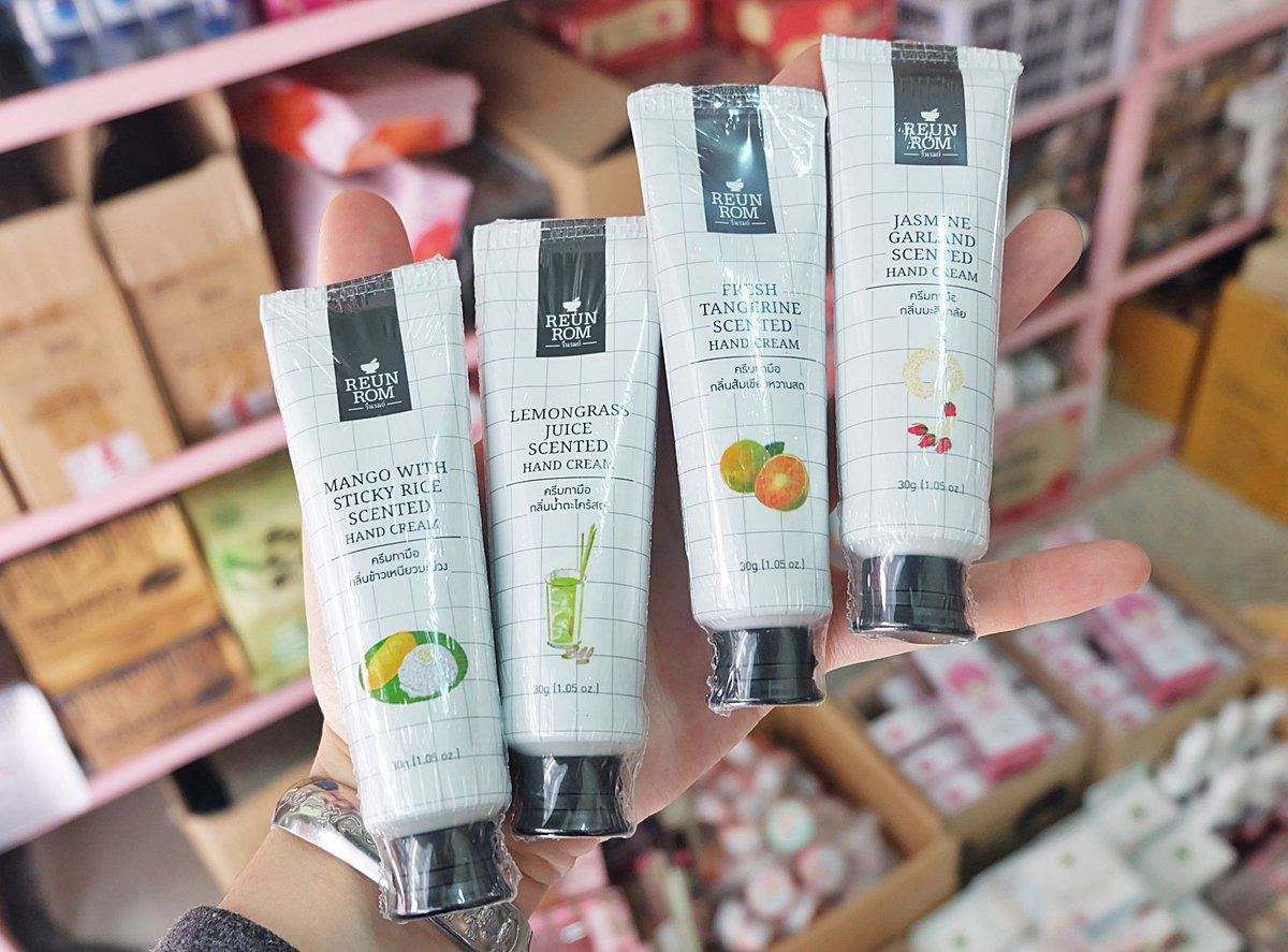 Натуральный освежающий Тайский крем для рук Лемонграсс Reunrom Lemongrass Juice Scented Hand Cream купить в Москве и Московской области