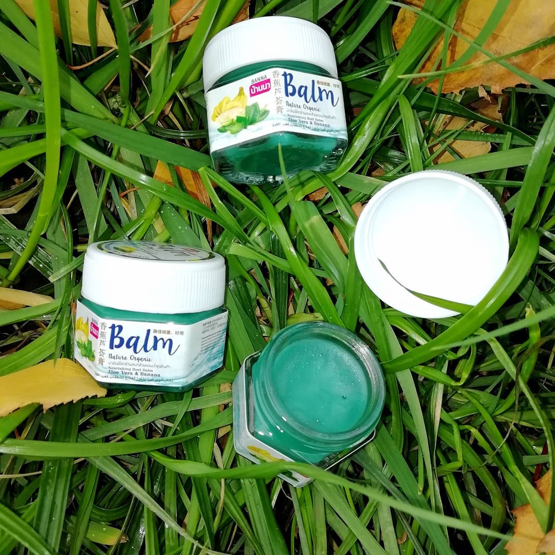 Смягчающий бальзам для стоп, локтей и коленей из Тайланда с алоэ вера и бананом Nourishing Heel Balm Aloe Vera & Banana Nature Organic BANNA 25 гр.