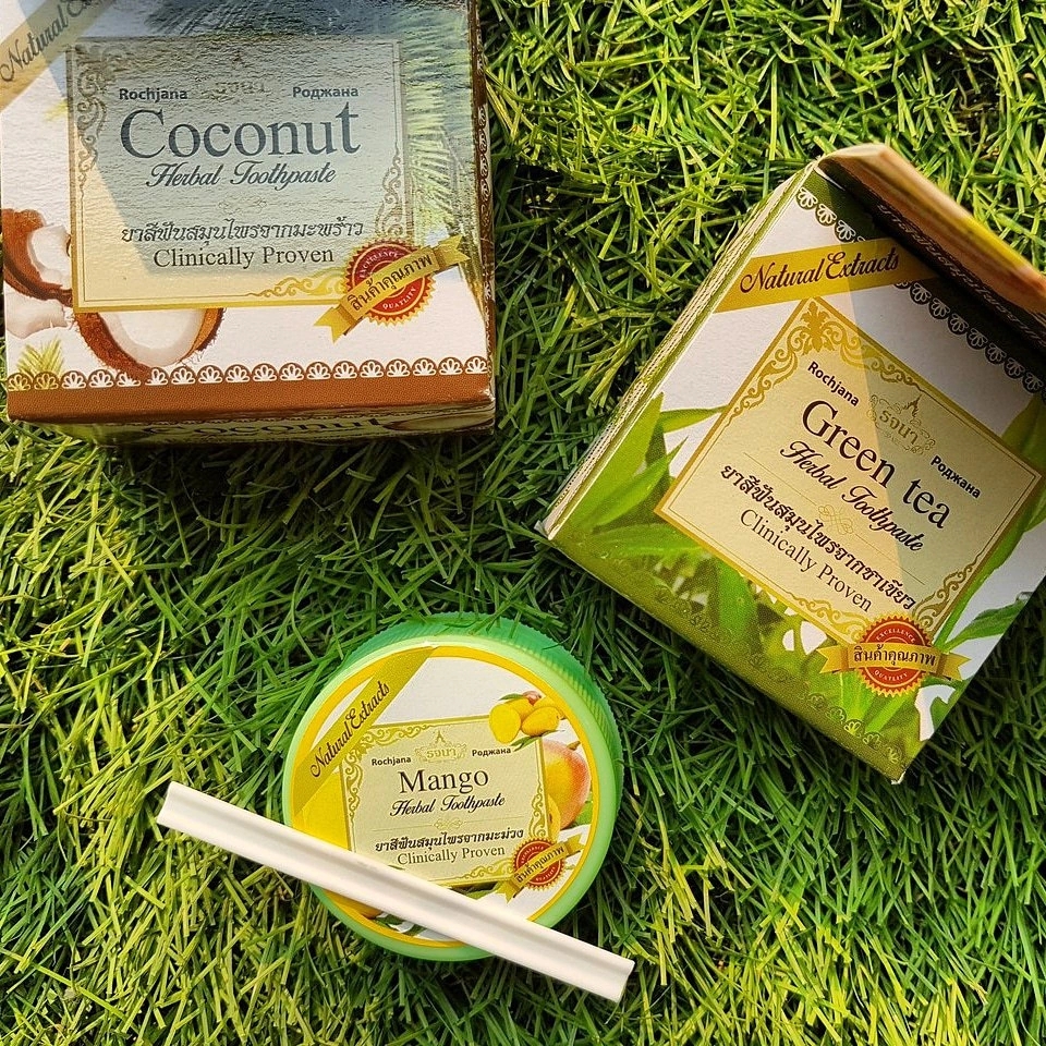 Травяная отбеливающая Тайская зубная паста с Манго Роджана MANGO HERBAL TOOTHPASTE Rochjana.